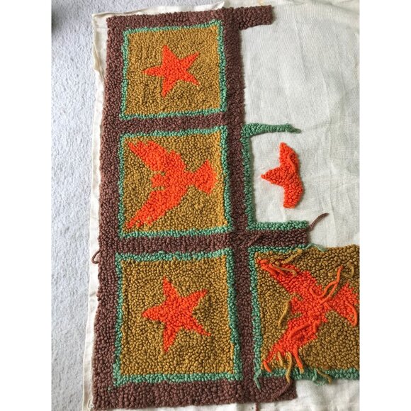 Vtg 1970's Handmade Punch Needle Wall Hanging Stars And Eagles Pattern 24" x 36" - Picture 6 of 10